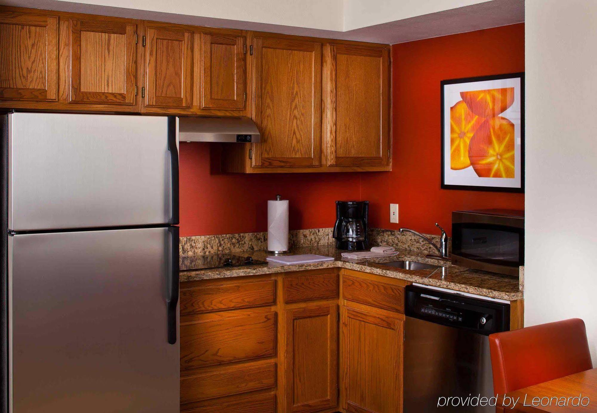 Sonesta Es Convention Center 3*