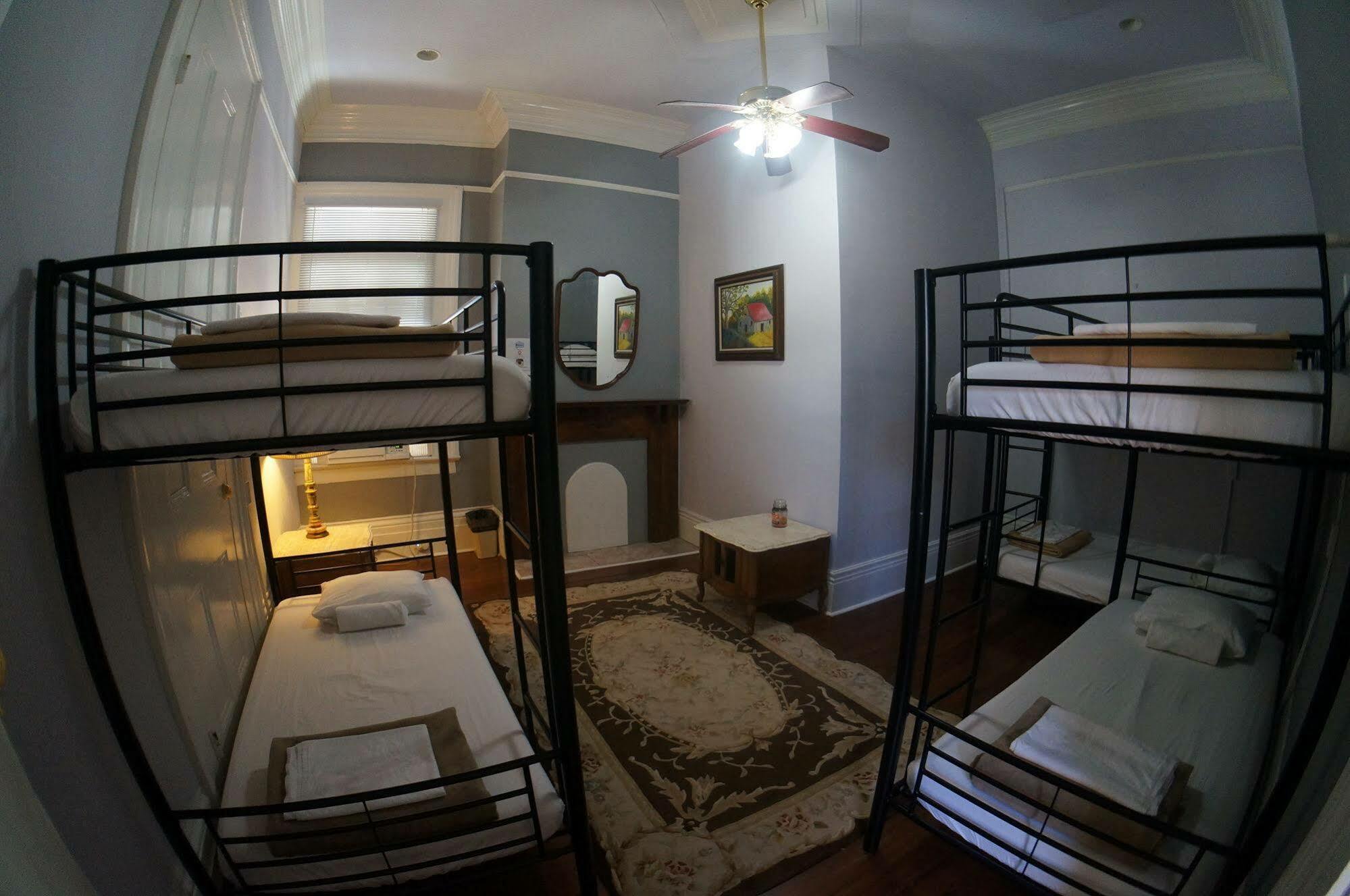 Hostel Auberge Nola Hostel *