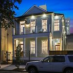 Hosteeva Brand New Condo With A Pool Steps To St Charles Ave