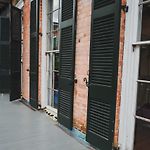 French Quarter - Blocks From Bourbon St