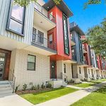 Spacious 4Br Townhouse With Amenities