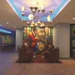 La Quinta Inn & Suites By Wyndham New Orleans Downtown