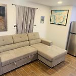 Vintage Uptown Hidden Gem, Walk To Everything New Renovation!