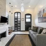 Sleep 10 Next To Superdome And Downtown
