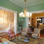Five Continents Bed And Breakfast