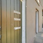 Modern New Orleans Studio On Bourbon Street!