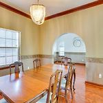 4 Mi To Bourbon St: Spacious Retreat W/ Wet Bar!