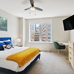 Modern Condo Walking Distance To Must-See Attractions Of Nola