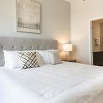 Landing Modern Apartment With Amazing Amenities