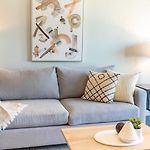 Landing Modern Apartment With Amazing Amenities