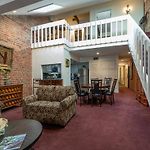 Quarter House Suites