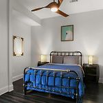 Stylish 2-Bedroom Apartment In Garden District