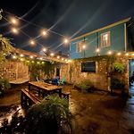 Urban 3 Bedroom Local Art Filled Frenchman Oasis