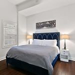 Modern Pristine Stunning 2Bd Garden District Apt