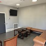 Nola Inn & Suites