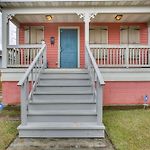 < 3 Mi To French Quarter: Pet-Friendly Home