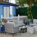 5 Bedroom - Sleeps 8! Steps From Bourbon Street!