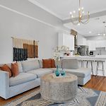 Historic Uptown Home W Parking & Backyard