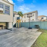 Bright Uptown Home W Gated Parking