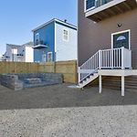Brand New 5Br, Outdoor Seating, Parking