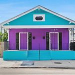 Retro Charm And Comfort Near The French Quarter