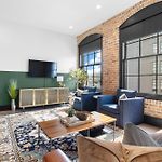 Stay Near French Quarter - Stylish Suites With Rooftop Amenities