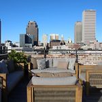 Spacious Downtown 2Br Condo With Sleeper Sofa Gym Pool Gameroom Near Parade Route And Superdome