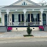 Walk To Jazz Fest From Garden Cottage