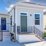 New Orleans Pool Home W Backyard