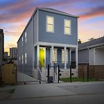 5Br Retreat W Superdome Views & Private Balcony