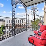 Magazine St Balcony Condo W Private Entrance