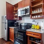 Historic 3 Bedroom 4Blocks From Famous St Charles Ave Mardi Gras Parade Route, Steps To Jazz Venues And Restaurants
