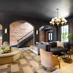 Garden District Hotel