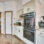 Peaceful 4Br Home - Yard, Family Comforts