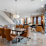 Luxury 3-Story Home W Pool & Parking Garage