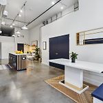 Exquisite Flat In Arts District
