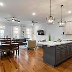 Stunning 4Br-5Br Near French Quarter Homes By Hosteeva