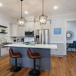 Stunning 4Br-5Br Near French Quarter Homes By Hosteeva