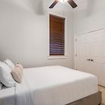 Hosteeva Modern Condo Near Magazine St & Close To Fq