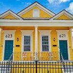 Historic Shotgun Home Steps From Streetcar Line