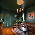 5 New Orleans Themed Units In Fq With Pool