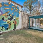 Shotgun Home W Porch & Backyard Near Streetcar