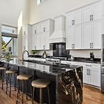 Gorgeous Grand Home With Heated Pool