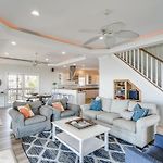 Private Dock & Pool: Luxe Nola Group Getaway!