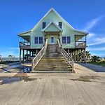 Private Dock & Pool: Luxe Nola Group Getaway!