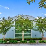 The Moon Quonset Hut Vacation Rental Heated & Chilled Pool