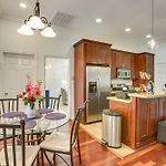 5 Mi To Bourbon St: Nola Home W/ Fenced Yard!
