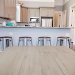 St Philip Gem 5 Bed-5 Bath Steps To Fq - Monthly