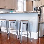 St Philip Gem 5 Bed-5 Bath Steps To Fq - Monthly