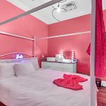 Barbie Dream Suite W Hot Tub Sauna Near Fq